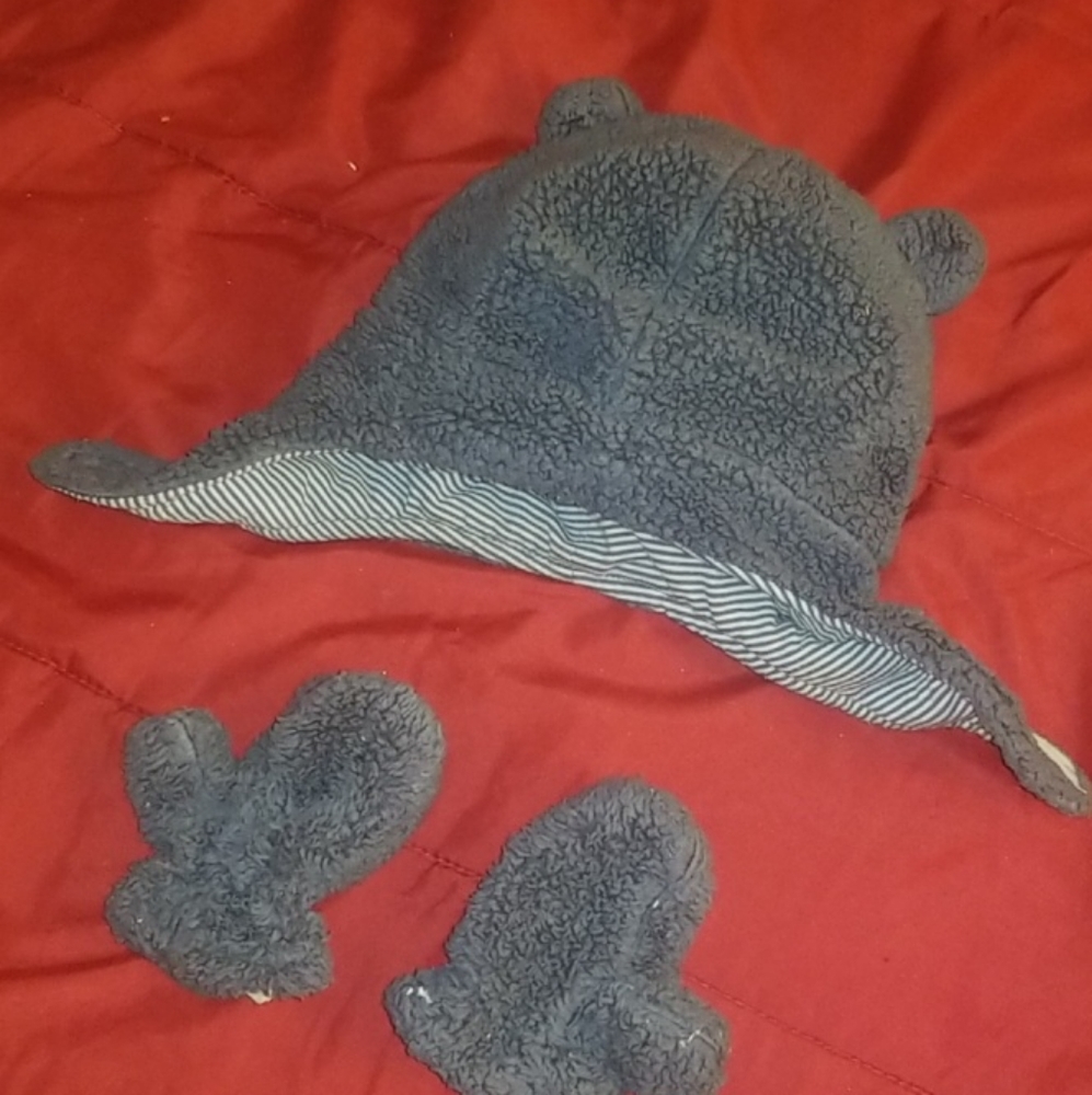Infant Mitten and hat set